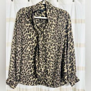 Banana Republic Women Silky Animal Print Long Sleeves Bottom Down Blouse Size M
